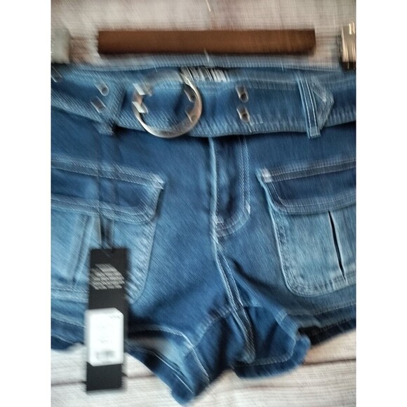 Fashion Nova Size 3 Circling Back Stretch Belt Mini Blue Denim Shorts - Picture 3 of 4